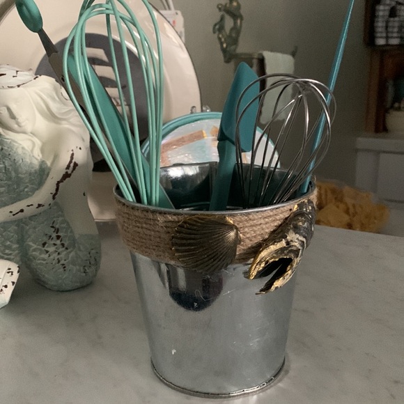 Shell Detailed ice Bucket, Utensil Holder or Bathroom Hairbrush Holder and more - Picture 4 of 8